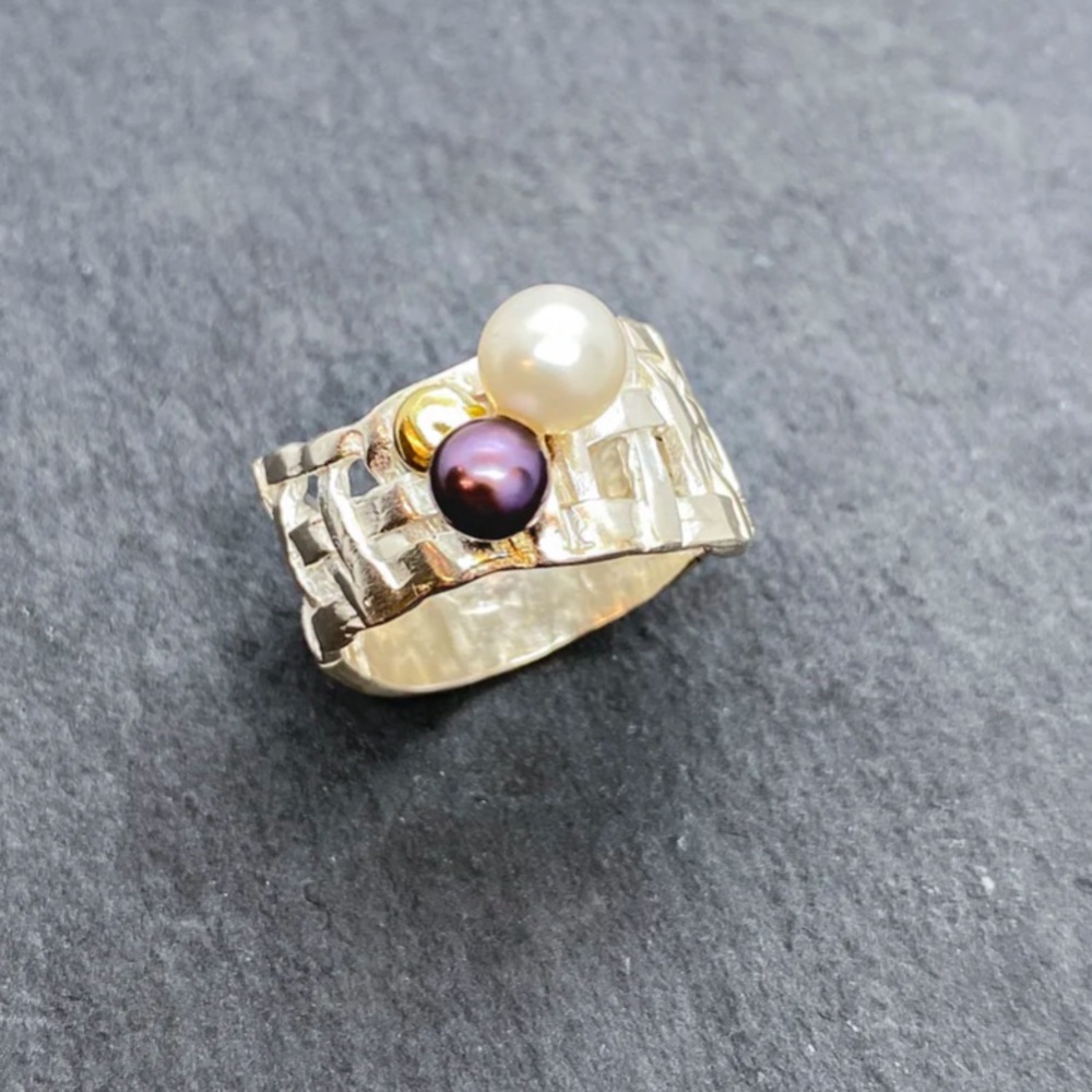 Chi’s Gold & Silver Pearl Ring - Picture 3 of 13